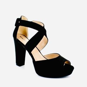 Women’s Torta Calienta Black Heels size 6 M